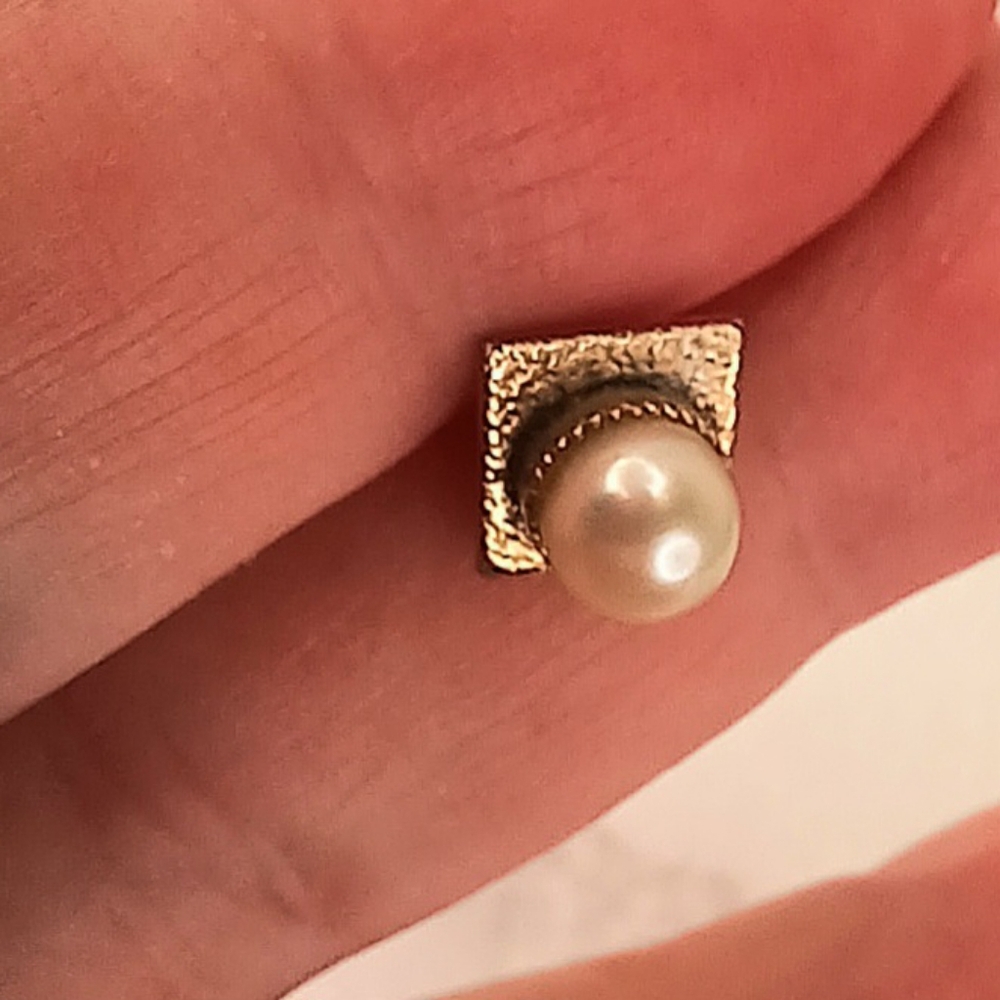 Textured Gold Tone Pearl Design Quality Vintage Tie Tack Lapel Pin American